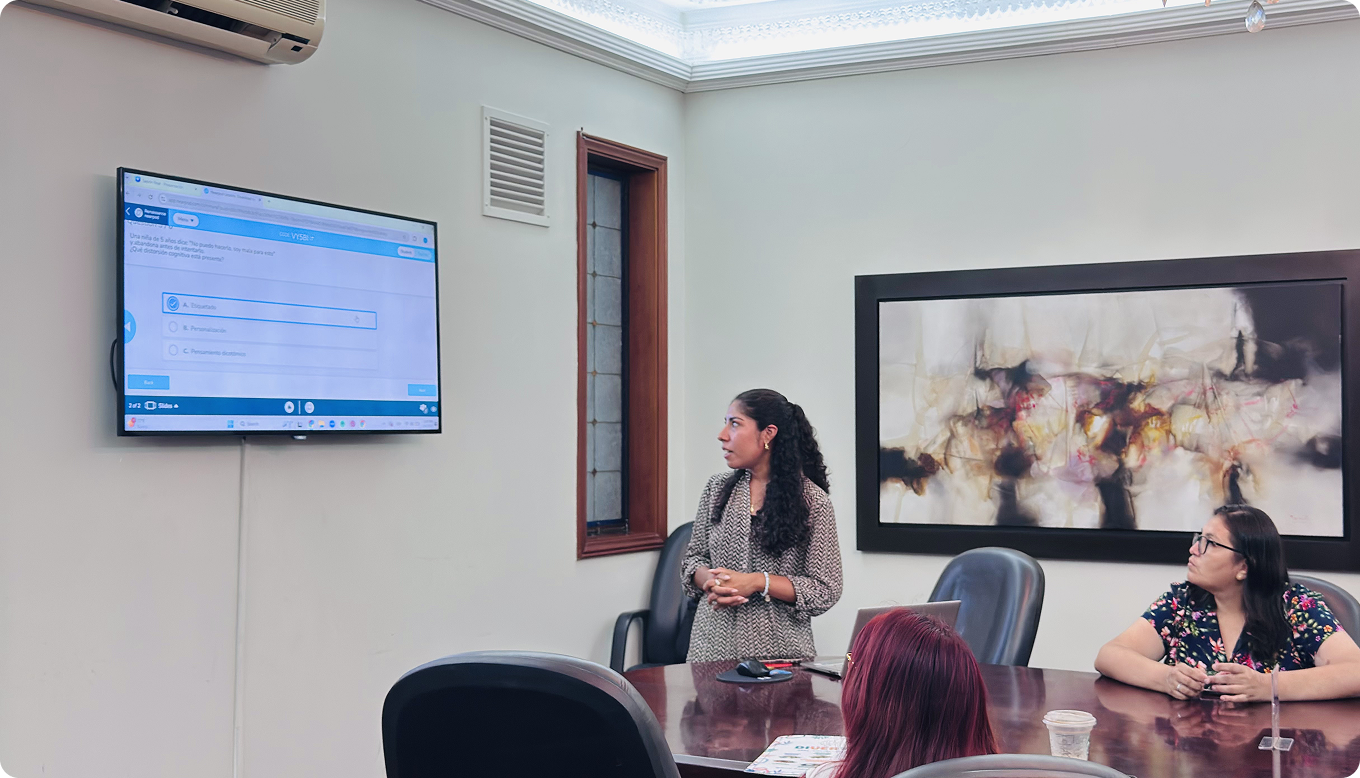 Reunión profesional en sala de juntas
